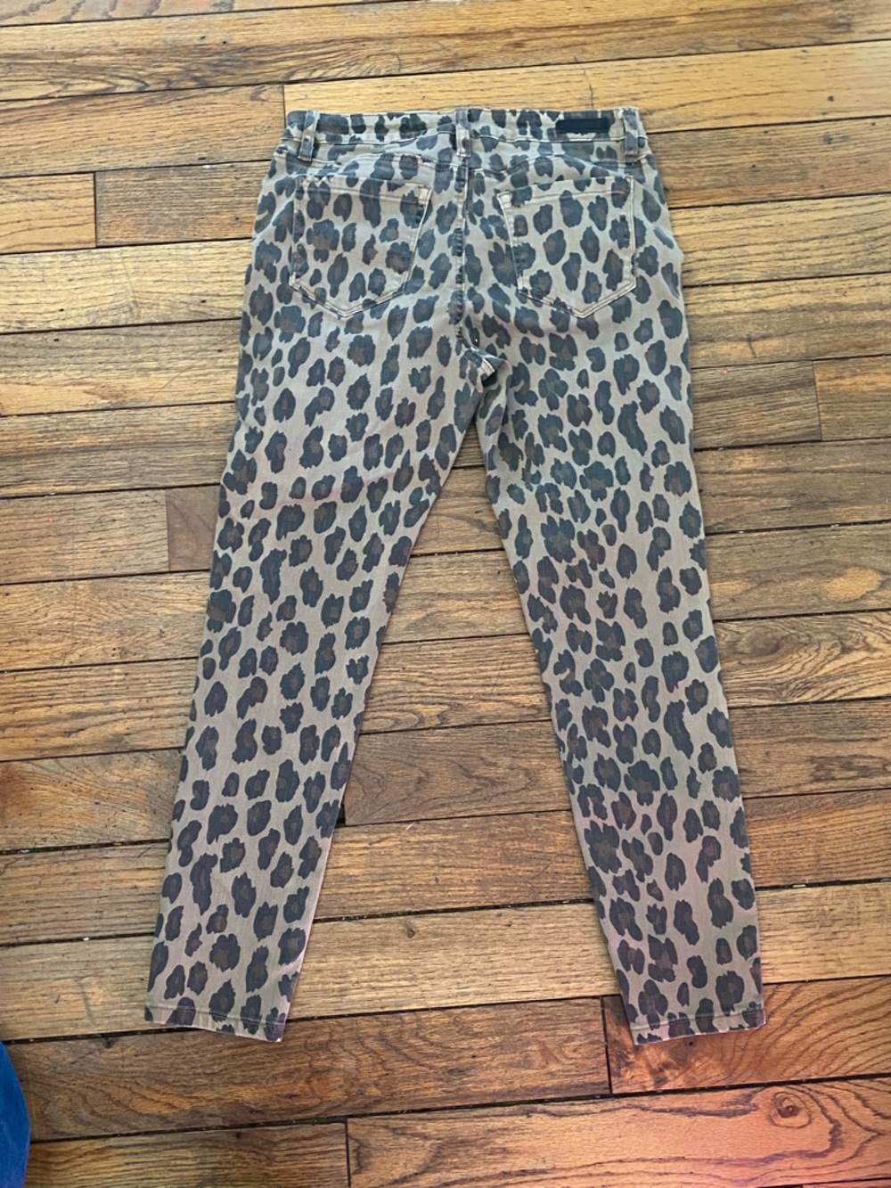 Blank NYC The Reade Crop Leopard Print Women’s Jeans - size 28 streetwear
